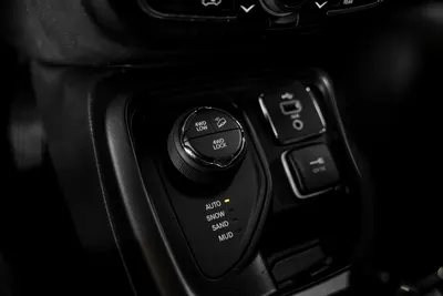 Jeep JEEP COMPASS DIESEL 4X4 LONGITUDE TOP 2018 — foto 15