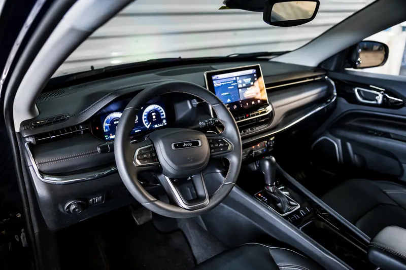 Jeep JEEP COMPASS T270 LIMITED 2023 / TETO PANORAMICO 2023 — foto 2
