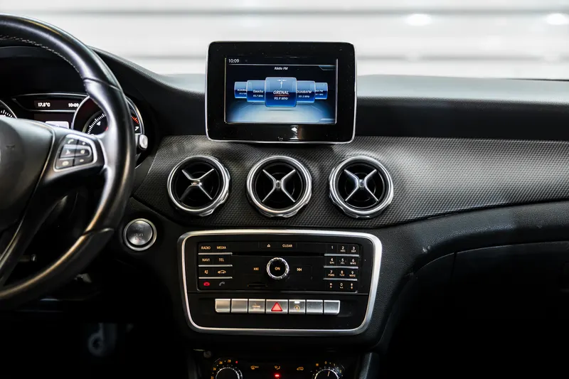 Mercedes-Benz MERCEDES GLA 200 STYLE 2018 2018 — foto 9