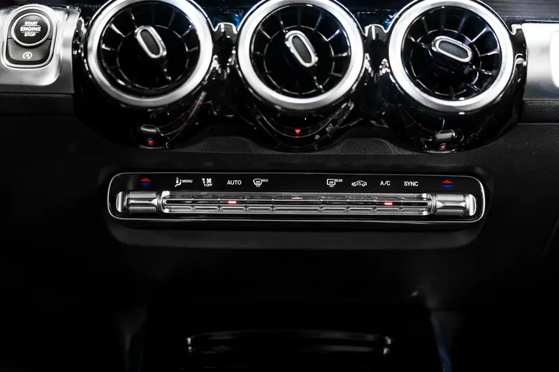 Mercedes-Benz MERCEDES GLB200 7 LUGARES ADVANCE TOP 2021 — foto 12