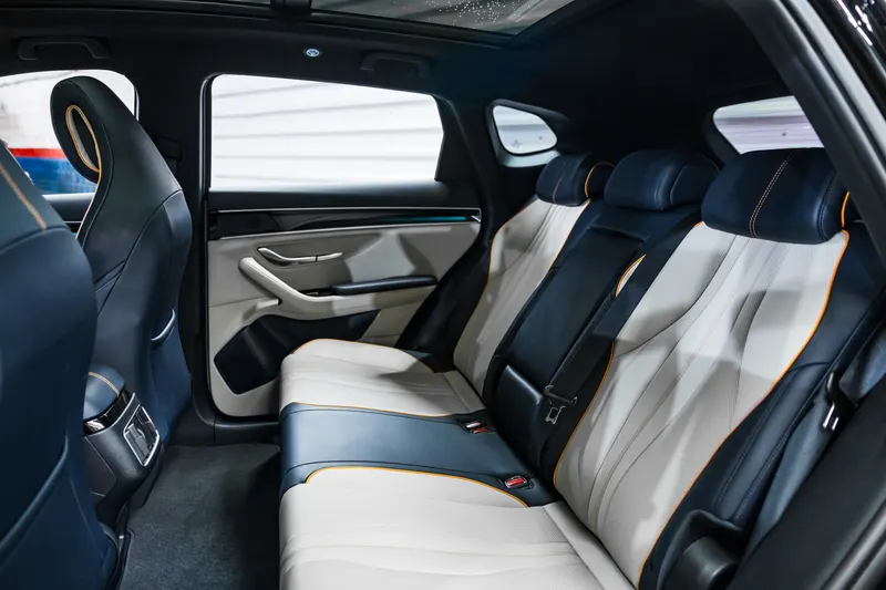 BYD BYD SONG PLUS HYBRIDO 2024 TETO PANORAMICO  2024 — foto 8