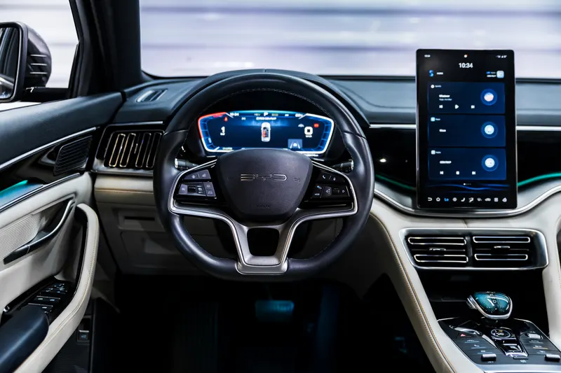 BYD BYD SONG PLUS HYBRIDO 2024 TETO PANORAMICO  2024 — foto 15