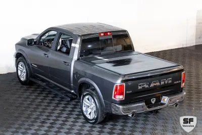 Outra RAM LARAMIE 4X4 V8 5.7 2023 — foto 17
