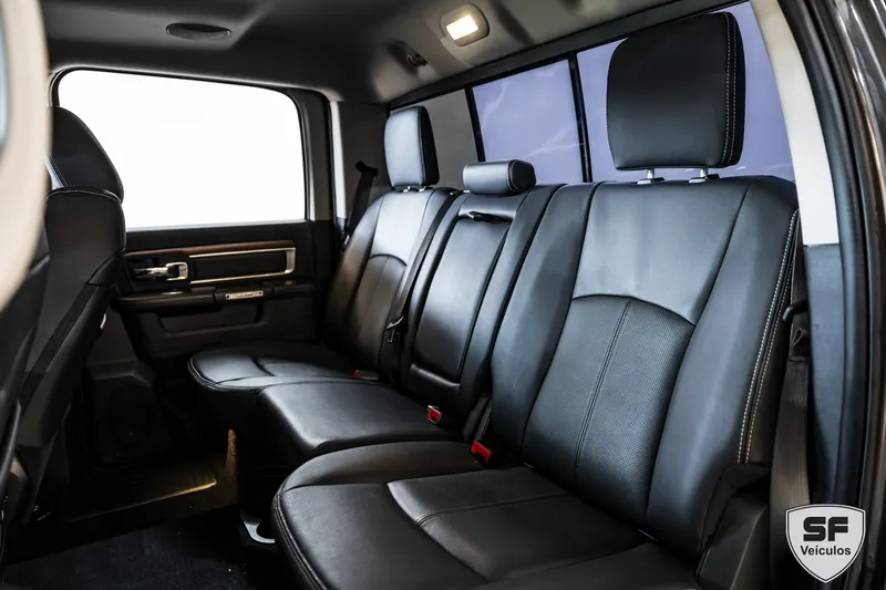 Outra RAM LARAMIE 4X4 V8 5.7 2023 — foto 5