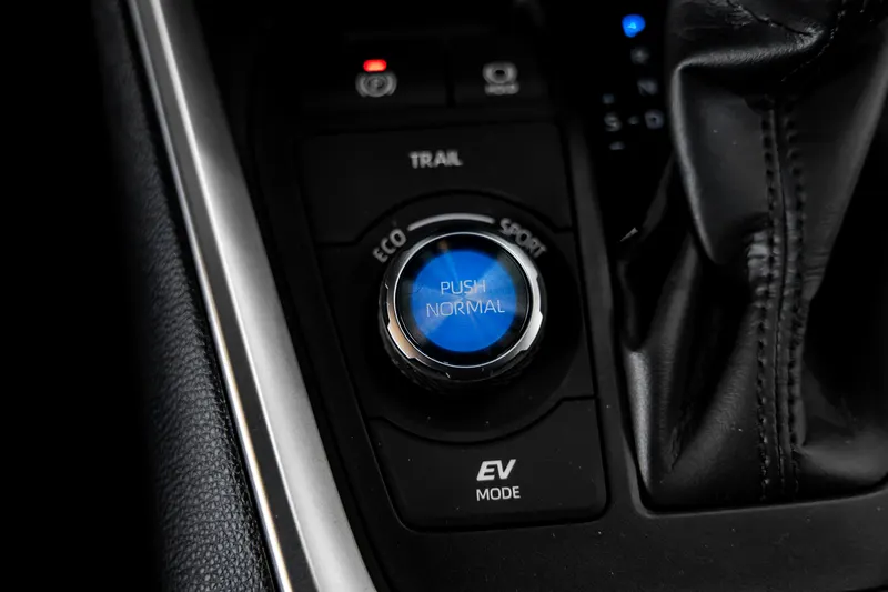 Toyota TOYOTA RAV4 HYBRID SX AWD C/4000KM 2024 — foto 12