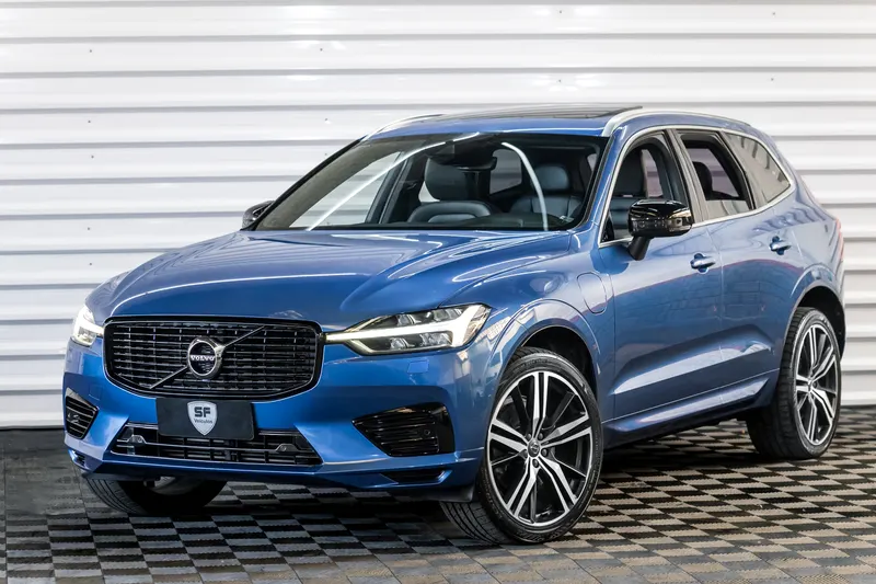 Volvo VOLVO XC60 T8 HYBRID R-DESIGN AWD  TOP 2019 — foto 3