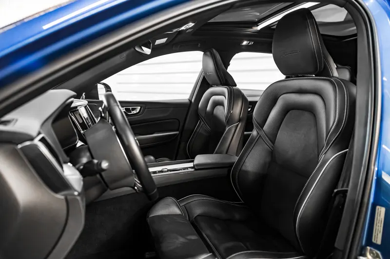 Volvo VOLVO XC60 T8 HYBRID R-DESIGN AWD  TOP 2019 — foto 7