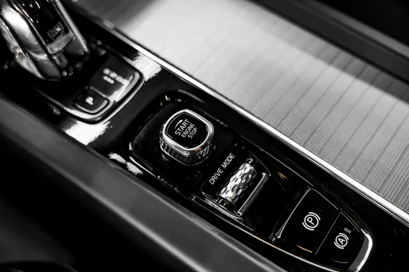 Volvo VOLVO XC60 T8 HYBRID R-DESIGN AWD  TOP 2019 — foto 10