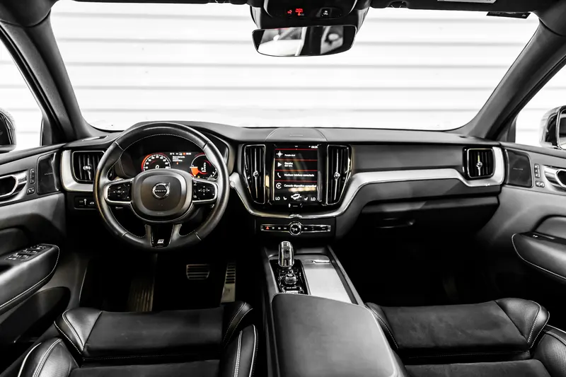 Volvo VOLVO XC60 T8 HYBRID R-DESIGN AWD  TOP 2019 — foto 11