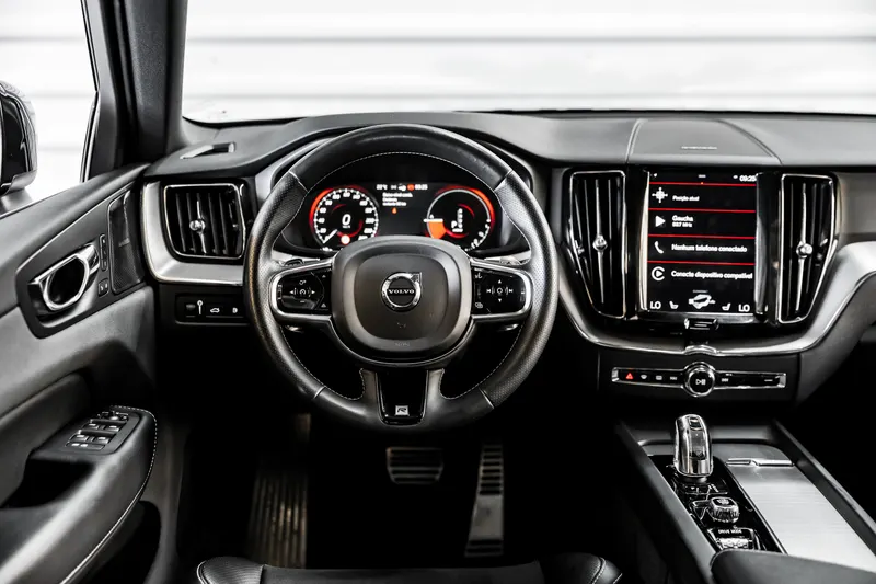 Volvo VOLVO XC60 T8 HYBRID R-DESIGN AWD  TOP 2019 — foto 12