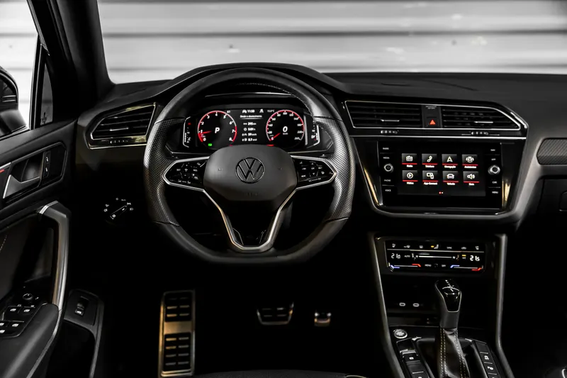 VW VW TIGUAN R-LINE 2.0 300 TSI 2024 2024 — foto 10