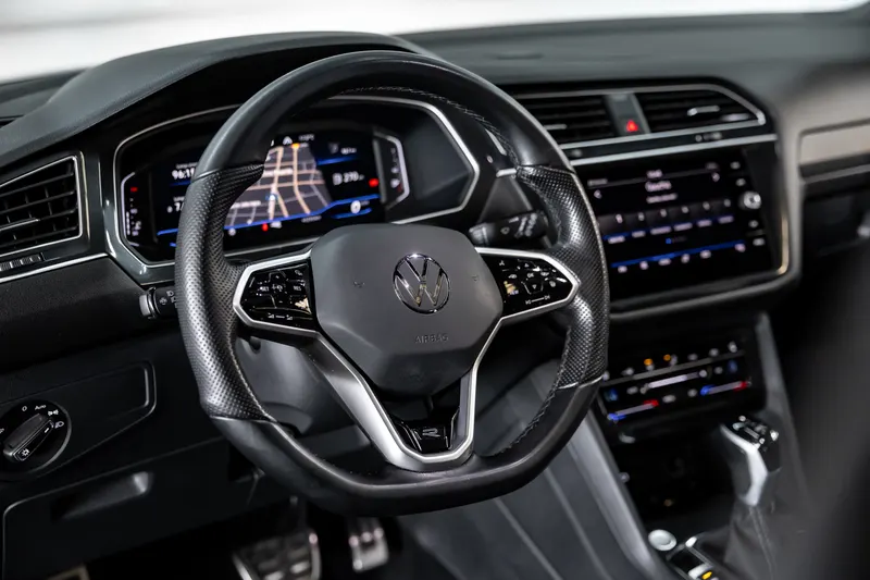 VW VW TIGUAN R-LINE 2.0 300 TSI 2024 2024 — foto 9